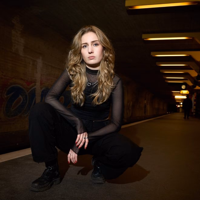 Wie alt ist Karla Blum?