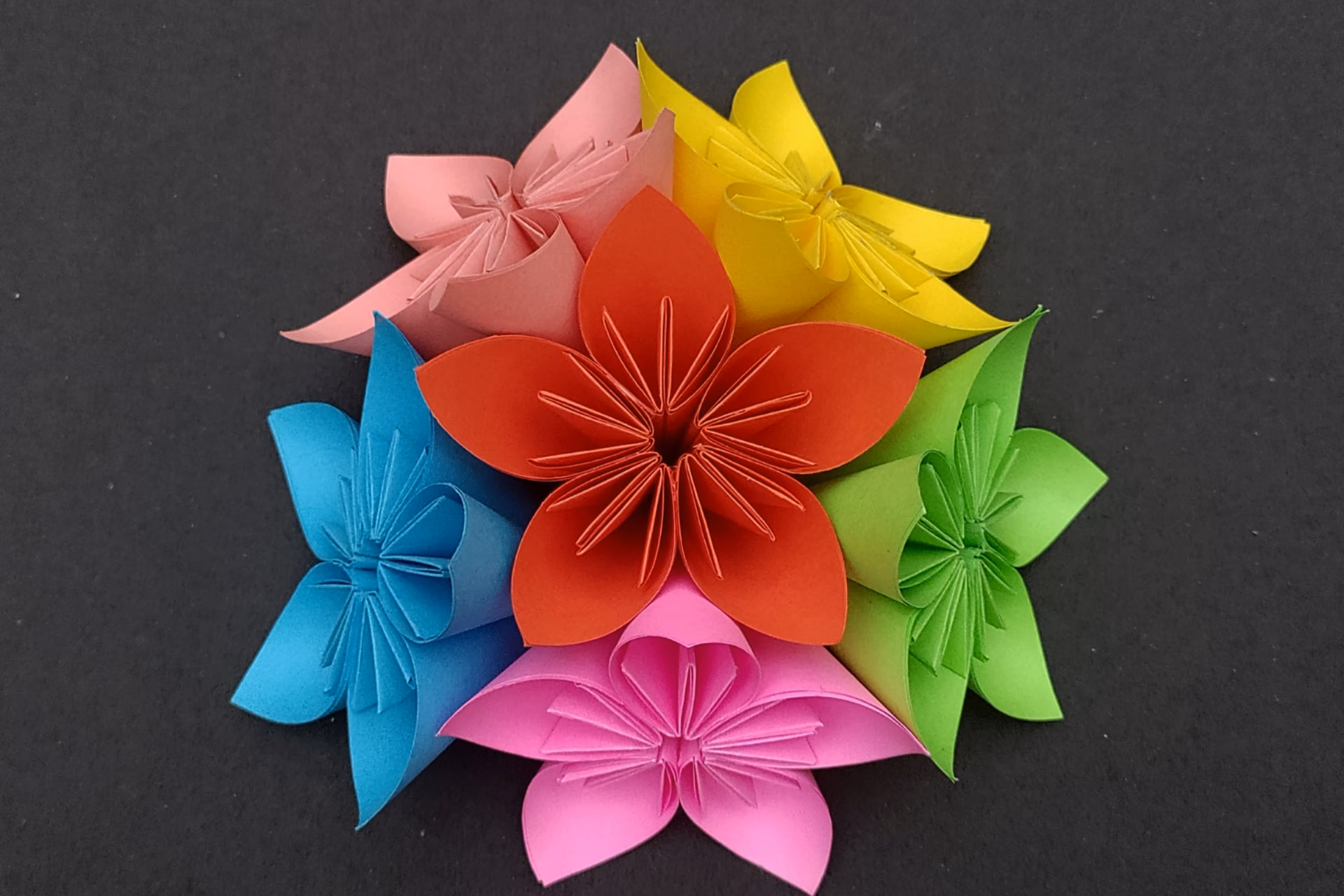 Wie oft muss man ein Blatt Papier falten, damit es bis zur Sonne reicht?