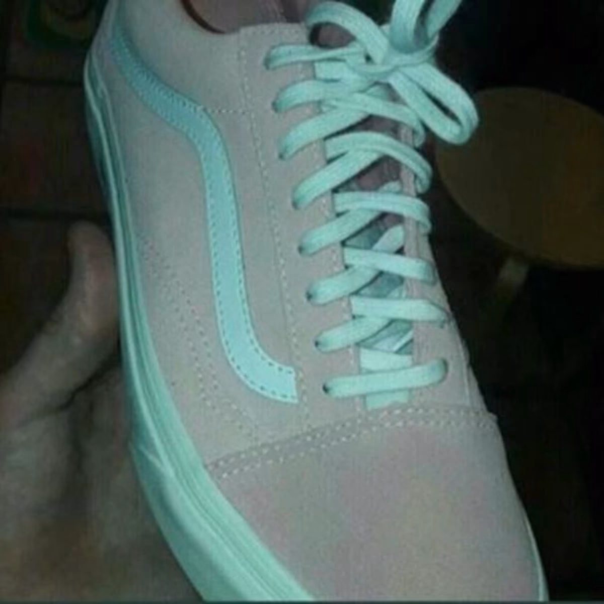 Warum erscheint der Schuh rosa oder türkis?